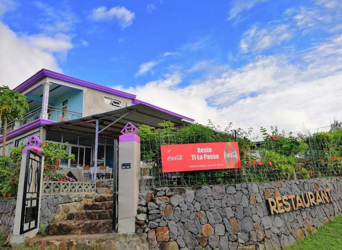 Tilapasse Resto & Guest House Port South East المظهر الخارجي الصورة