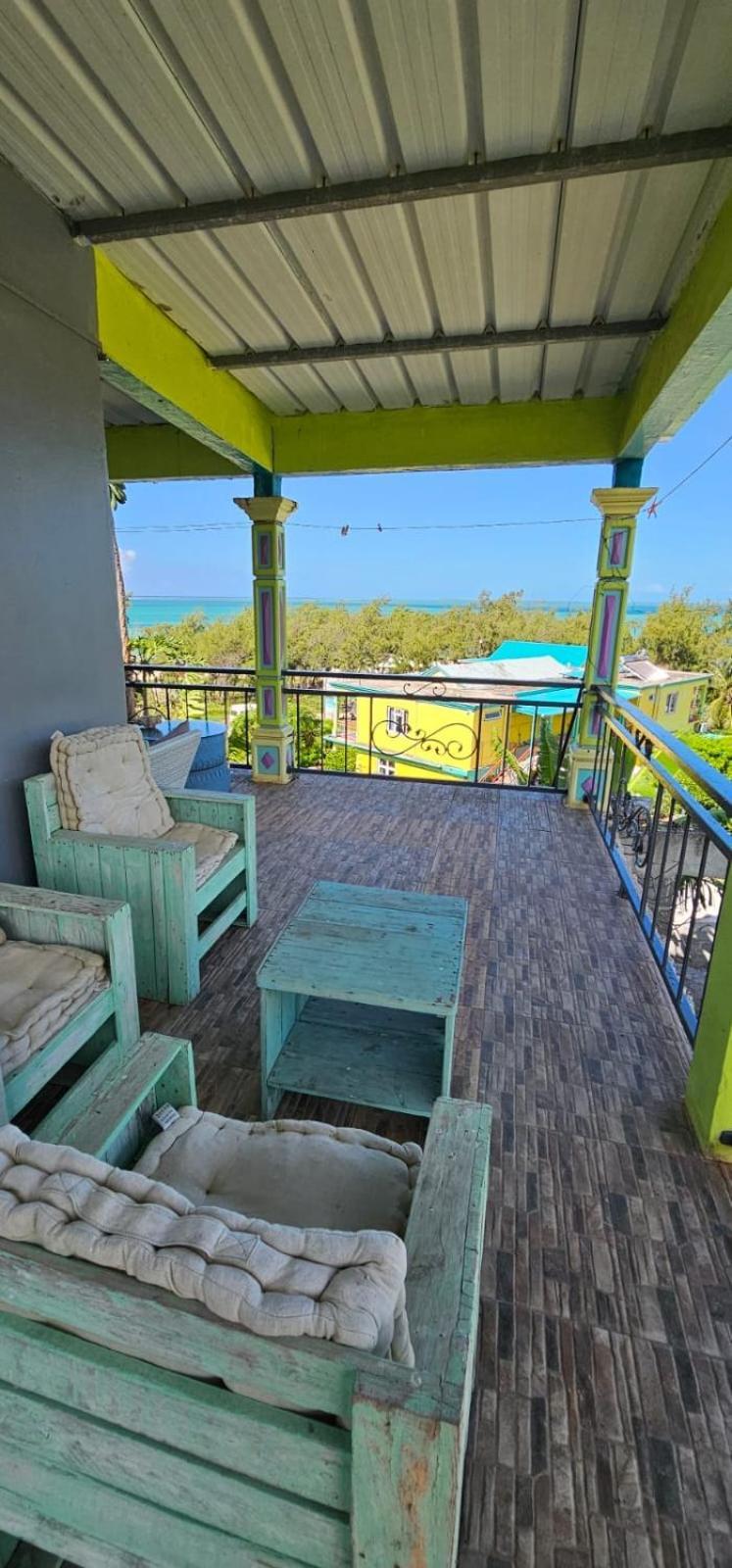Tilapasse Resto & Guest House Port South East المظهر الخارجي الصورة